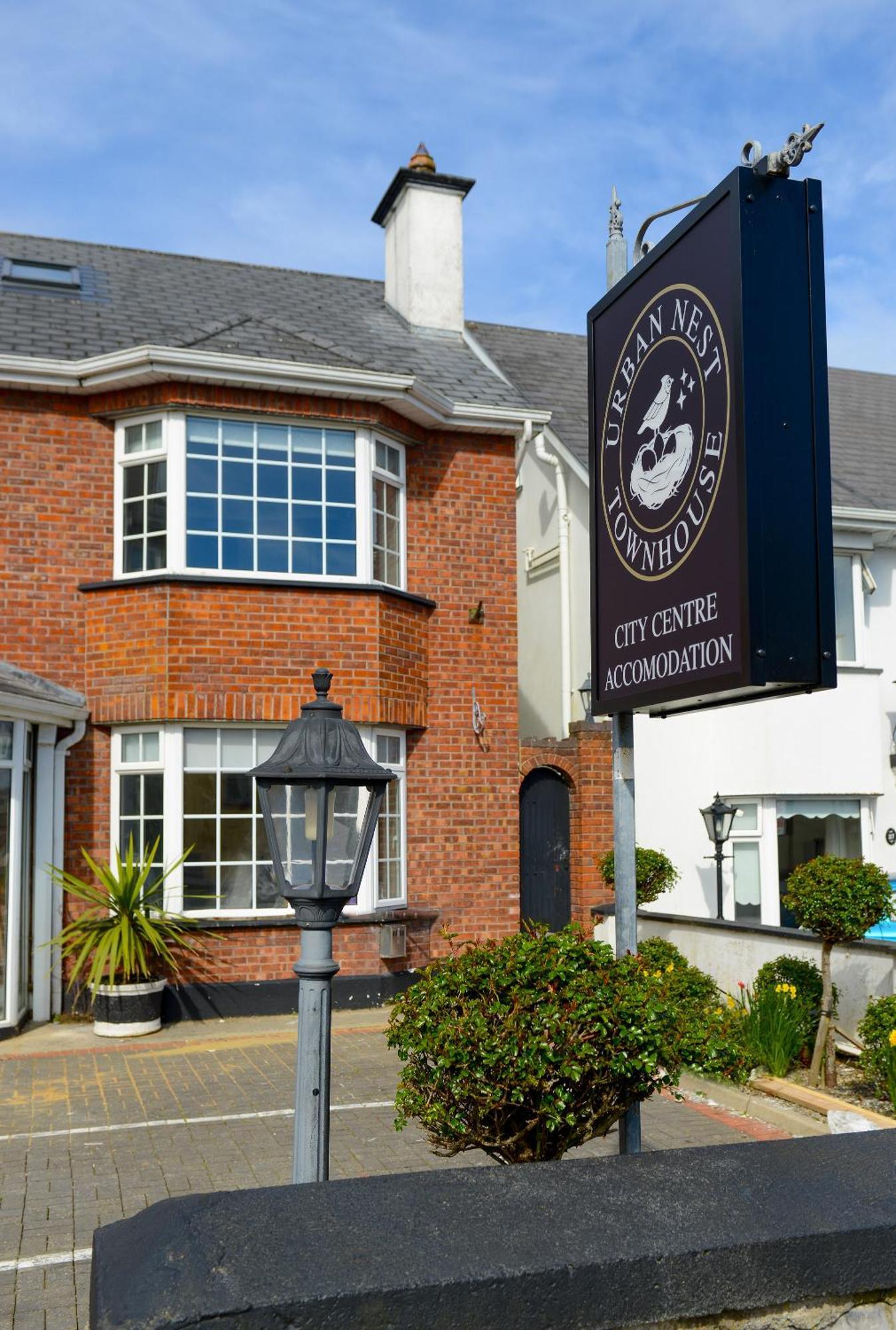 Urban Nest Townhouse Acomodação com café da manhã Galway Exterior foto